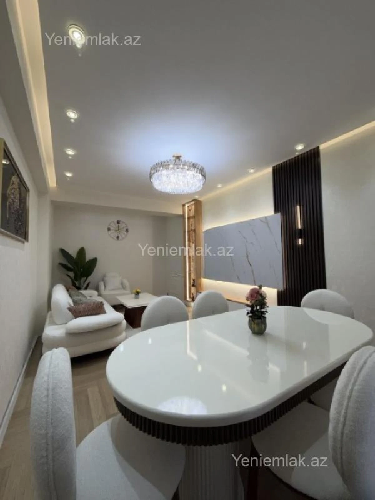 Satılır 3 otaqlı yeni tikili 135 m²