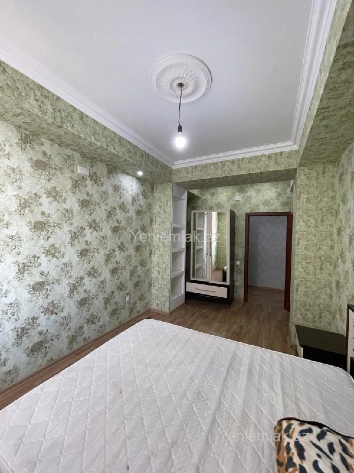 Satılır 2 otaqlı yeni tikili 73 m²