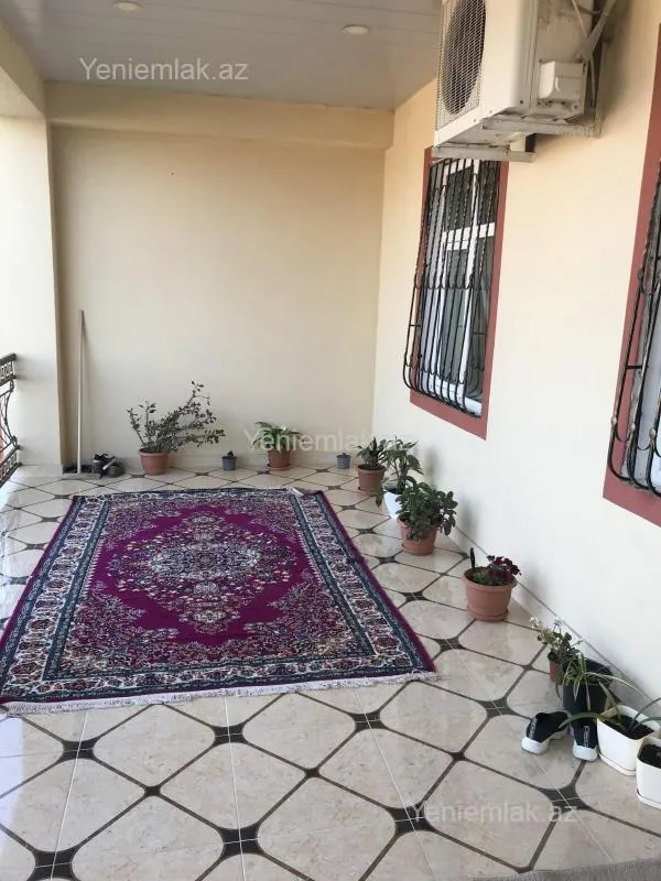 Satılır 4 otaqlı həyət evi 220 m²