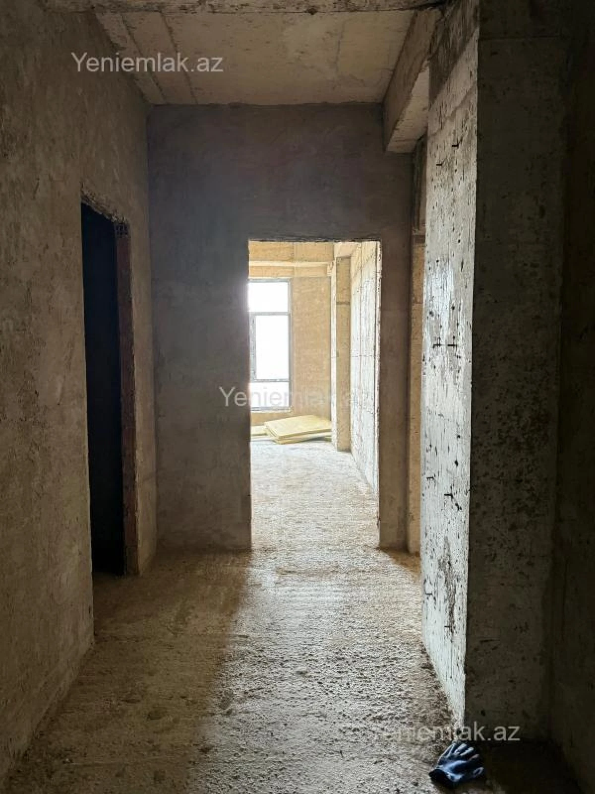 Satılır 1 otaqlı yeni tikili 68.5 m²