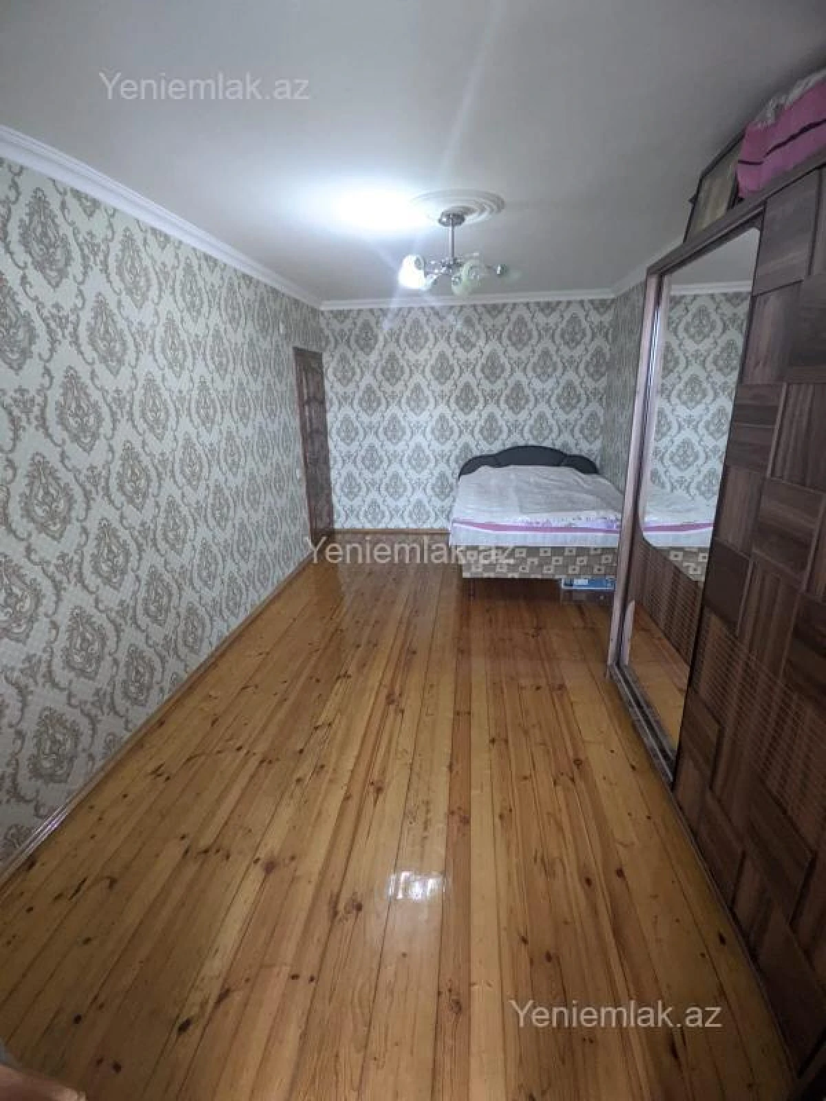 Satılır 4 otaqlı köhnə tikili 105 m²