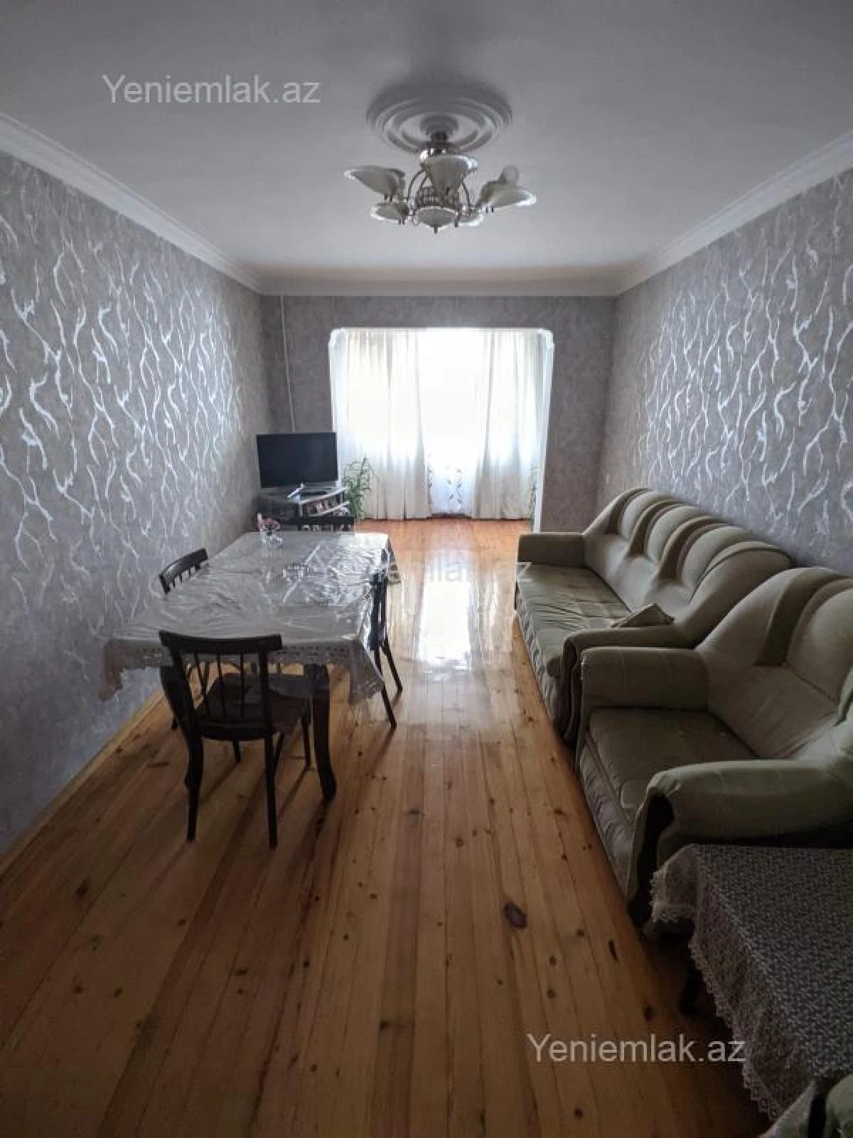 Satılır 4 otaqlı köhnə tikili 105 m²