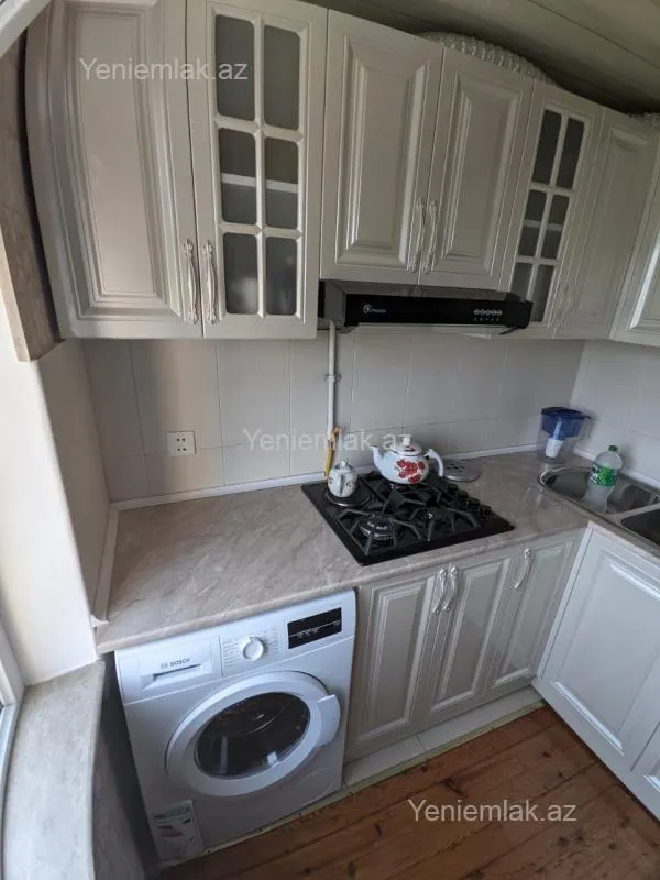 Satılır 4 otaqlı köhnə tikili 105 m²