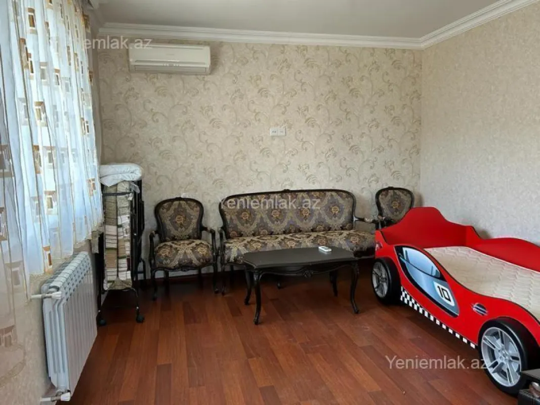 Satılır 7 otaqlı həyət evi 235 m²