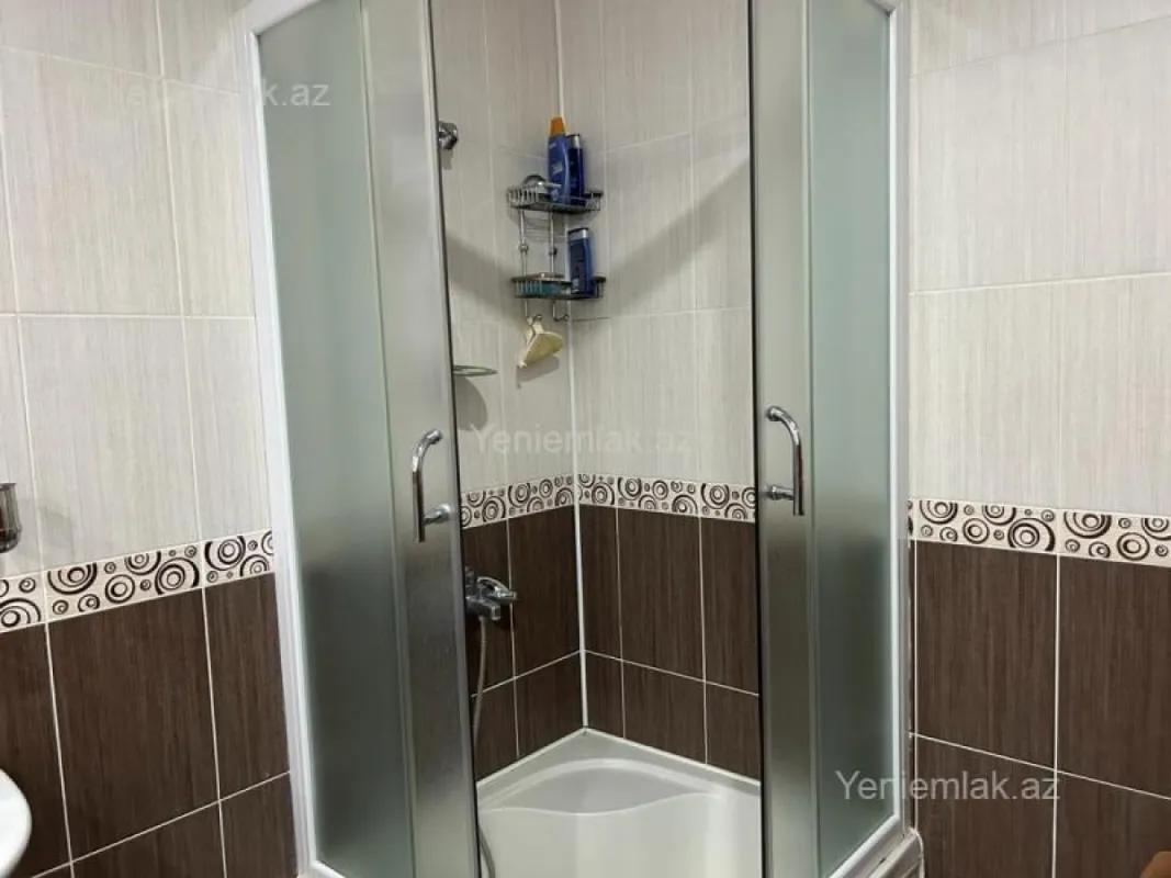 Satılır 7 otaqlı həyət evi 235 m²