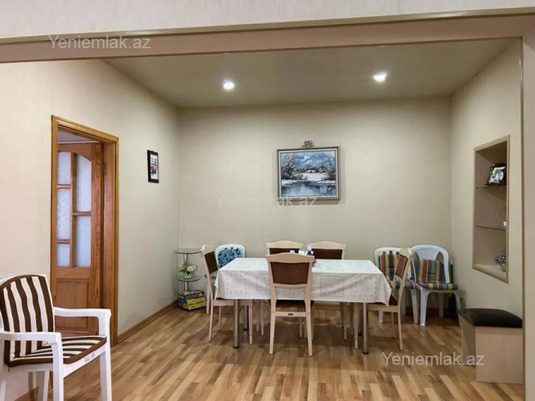 Satılır 7 otaqlı həyət evi 235 m²