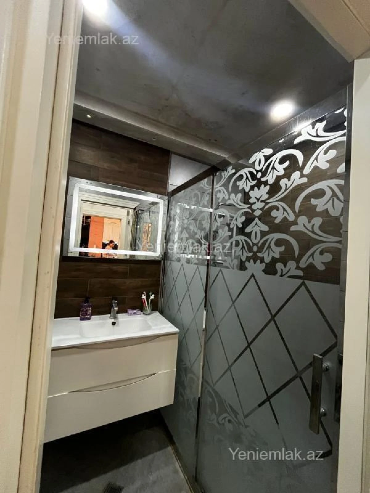 Satılır 2 otaqlı yeni tikili 55 m²