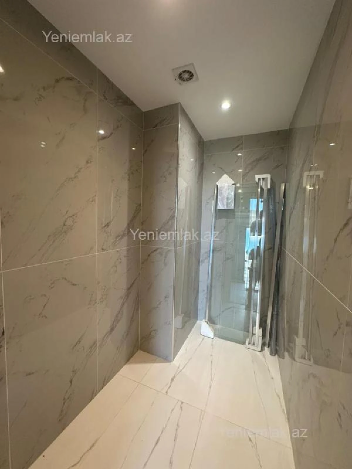 Satılır 3 otaqlı yeni tikili 83 m²