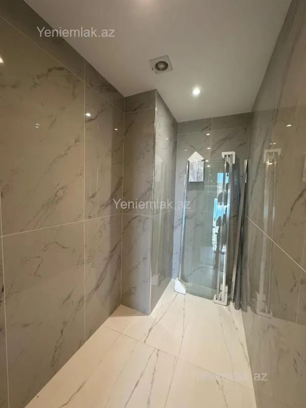 Satılır 3 otaqlı yeni tikili 83 m²