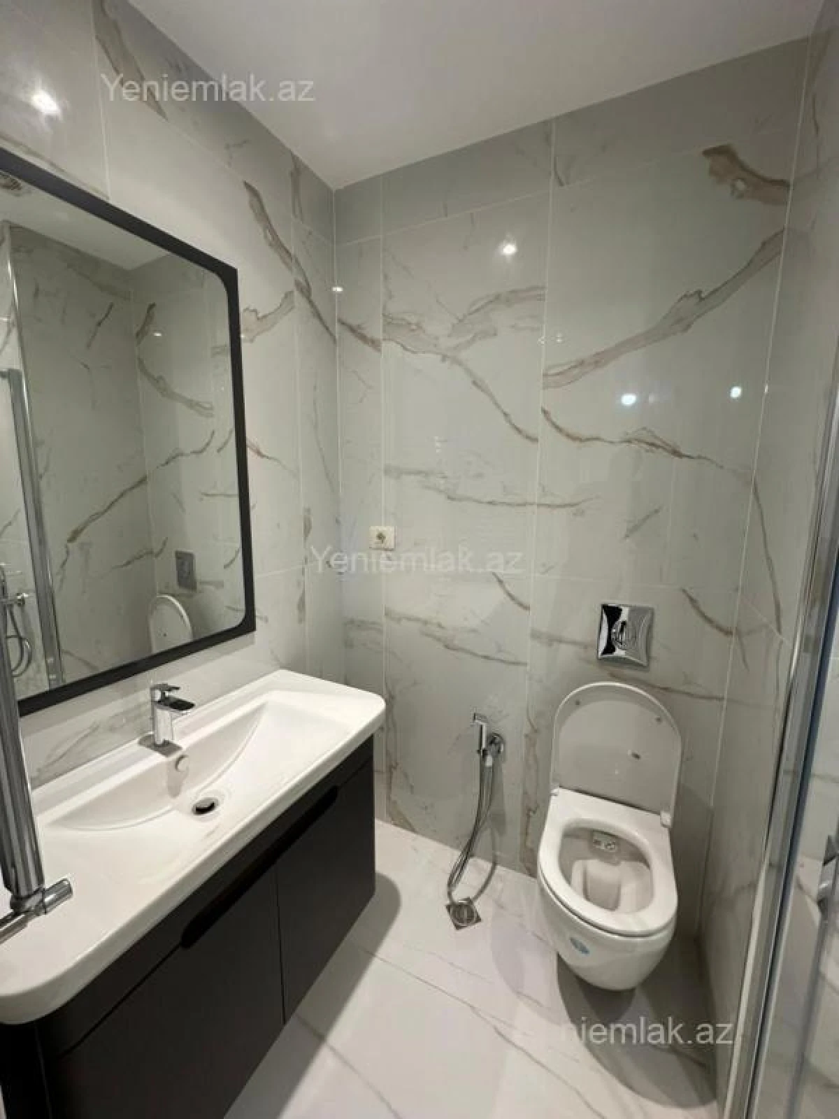 Satılır 3 otaqlı yeni tikili 83 m²