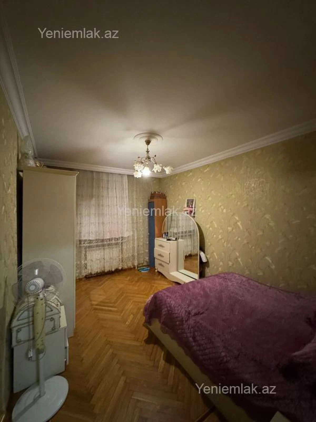 Satılır 4 otaqlı köhnə tikili 110 m²