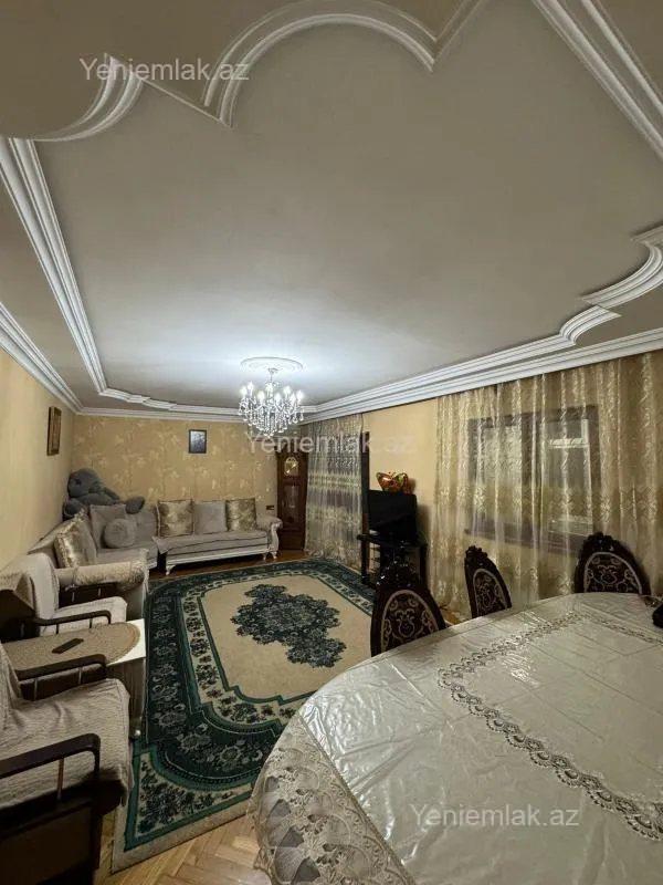 Satılır 4 otaqlı köhnə tikili 110 m²