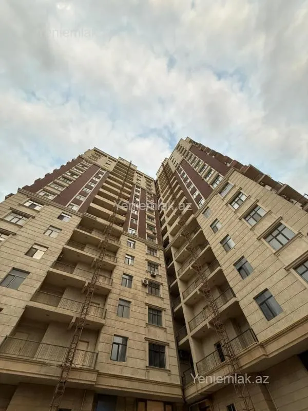 Satılır 2 otaqlı yeni tikili 102 m²