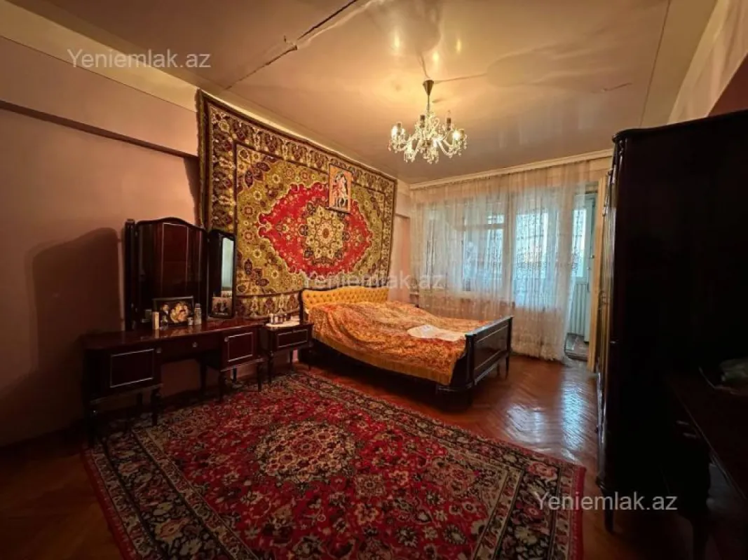 Satılır 3 otaqlı köhnə tikili 115 m²