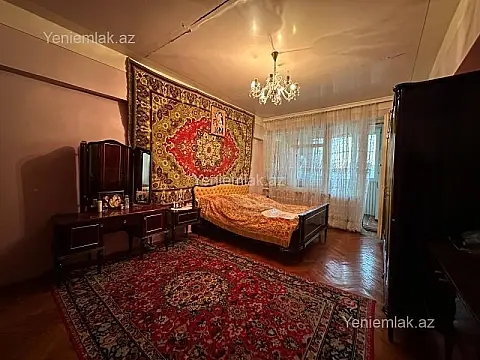 Satılır 3 otaqlı köhnə tikili 115 m²