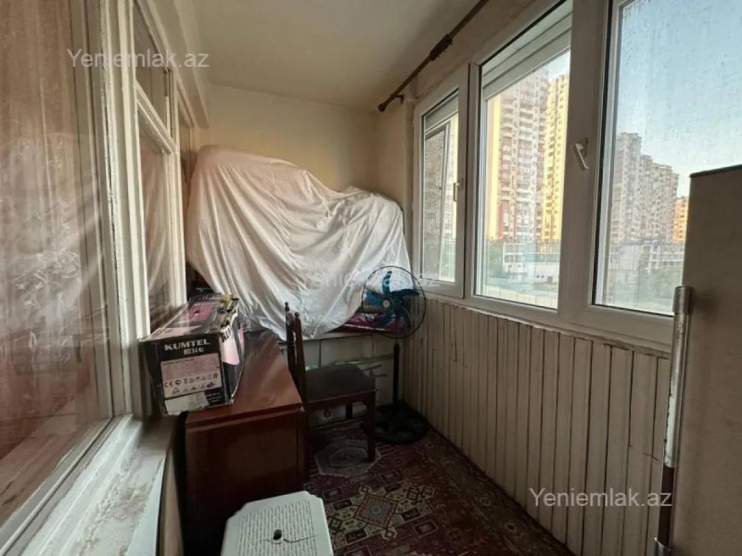 Satılır 3 otaqlı köhnə tikili 115 m²