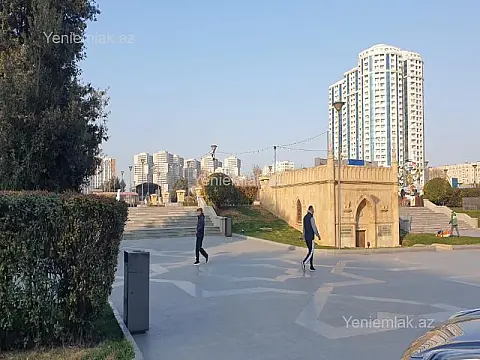 Satılır 3 otaqlı köhnə tikili 115 m²