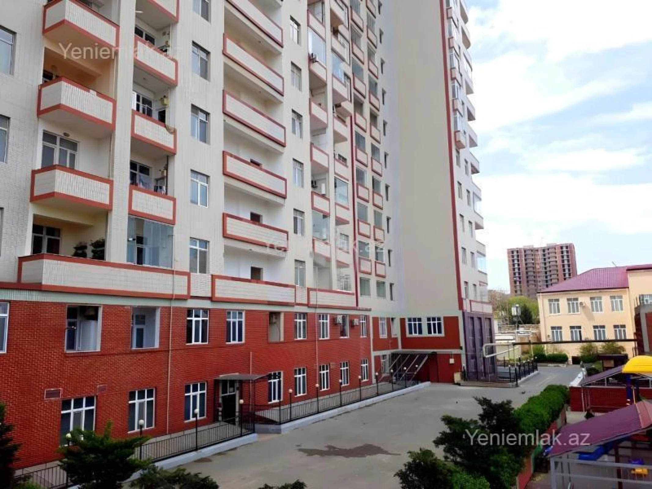 Satılır 3 otaqlı yeni tikili 170 m²