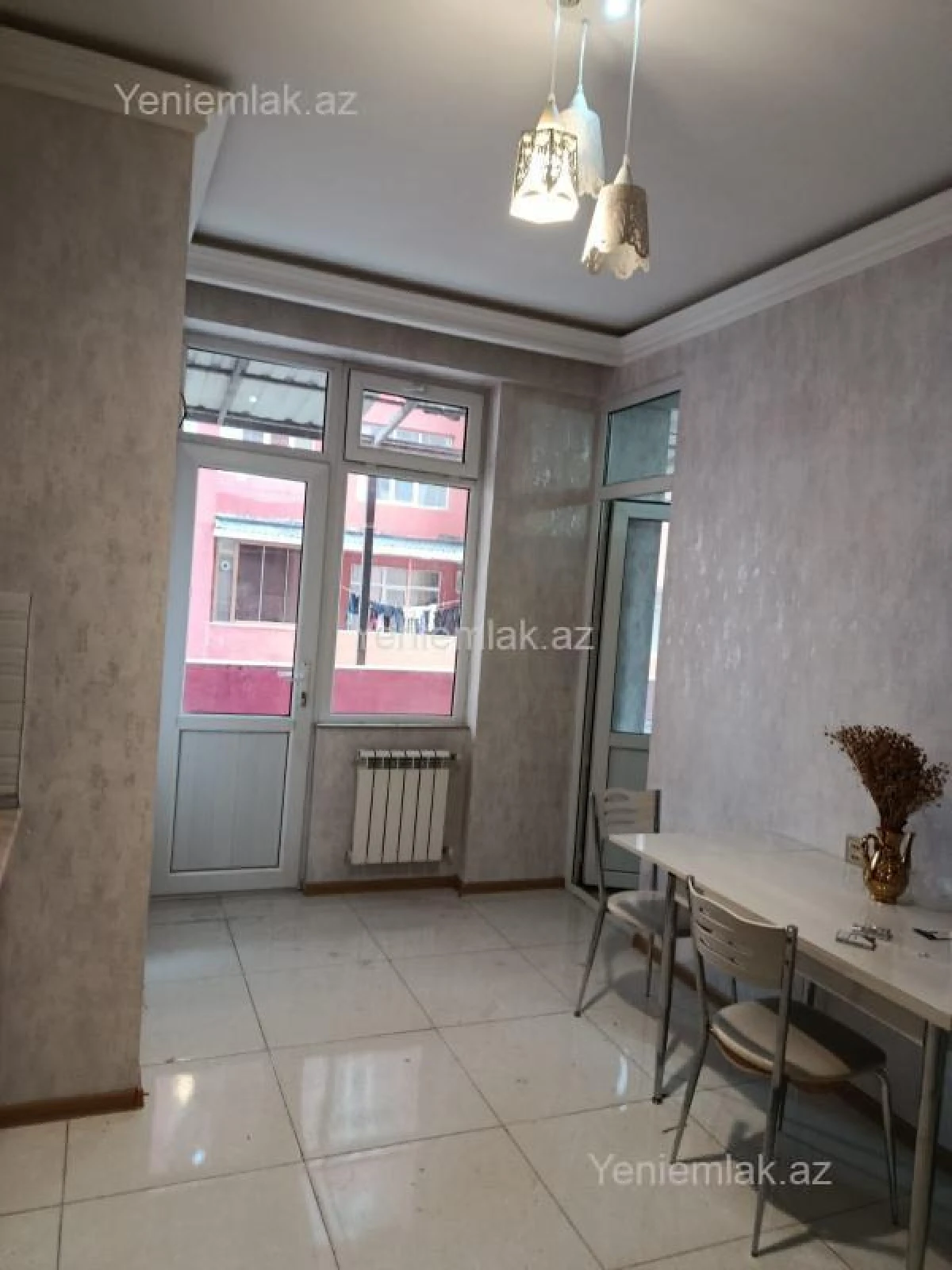 Satılır 3 otaqlı köhnə tikili 102 m²