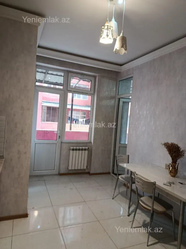 Satılır 3 otaqlı köhnə tikili 102 m²