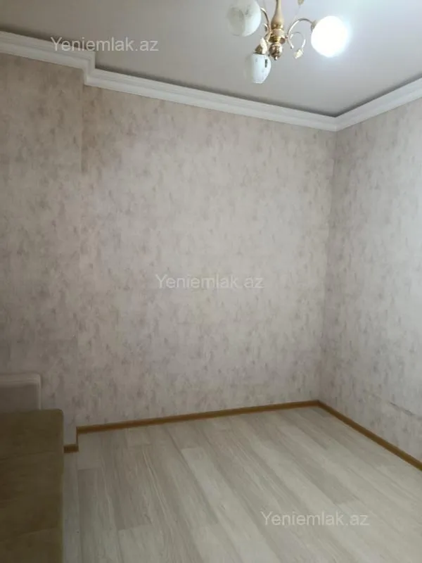 Satılır 3 otaqlı köhnə tikili 102 m²