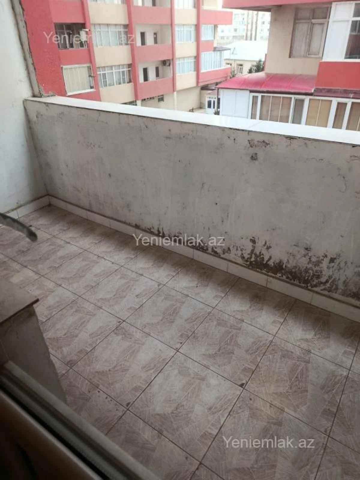 Satılır 3 otaqlı köhnə tikili 102 m²
