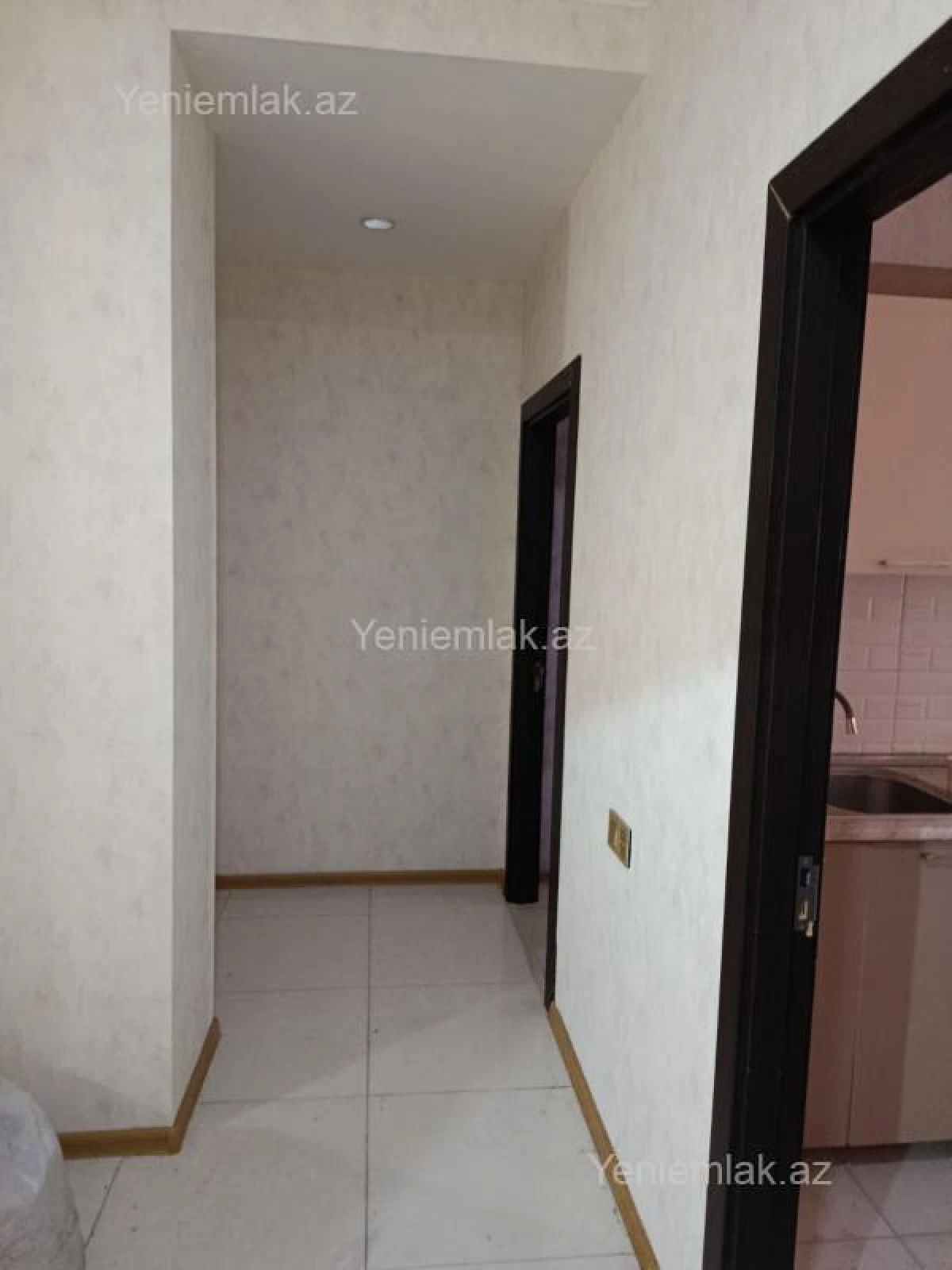 Satılır 3 otaqlı köhnə tikili 102 m²