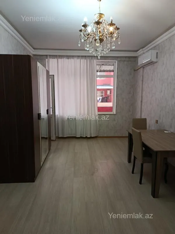 Satılır 3 otaqlı köhnə tikili 102 m²
