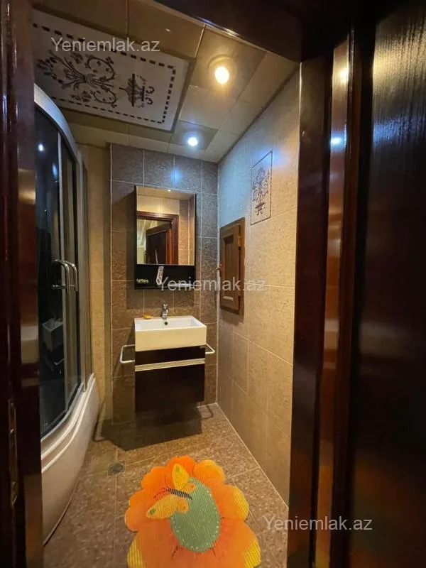 Satılır 4 otaqlı yeni tikili 160 m²