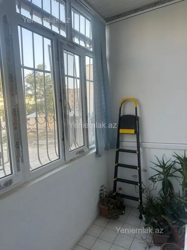 Satılır 2 otaqlı köhnə tikili 65 m²