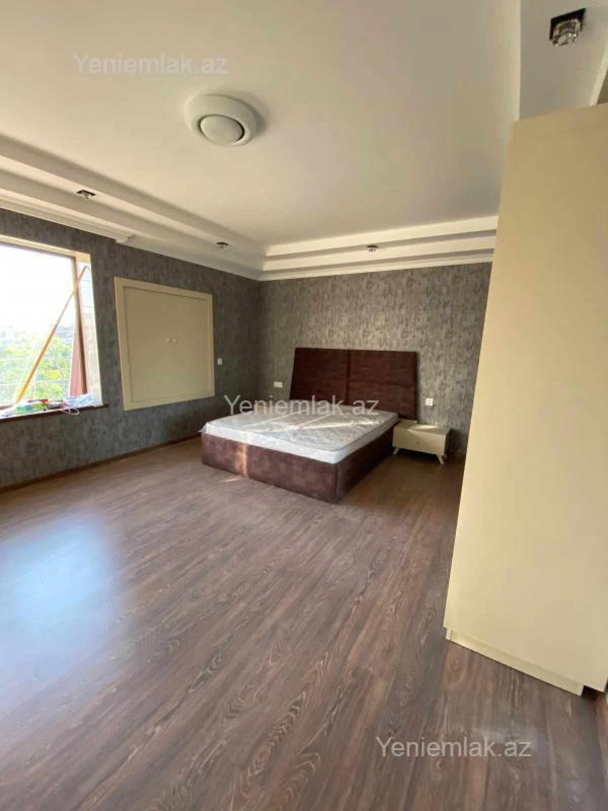 Satılır 5 otaqlı obyekt 500 m²