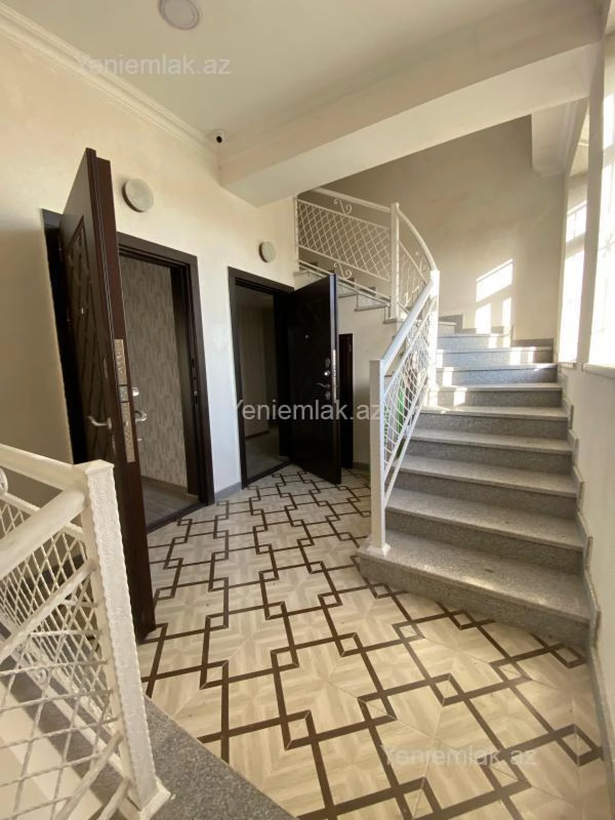 Satılır 5 otaqlı obyekt 500 m²