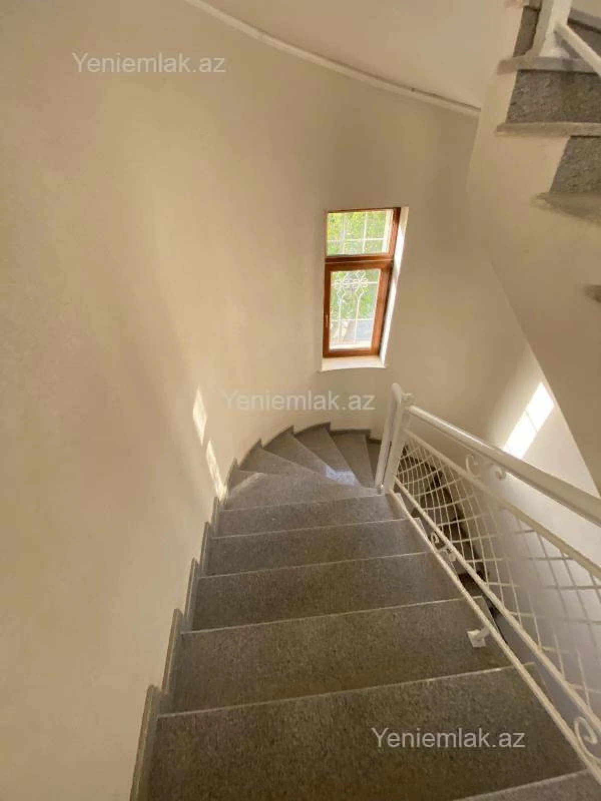 Satılır 5 otaqlı obyekt 500 m²