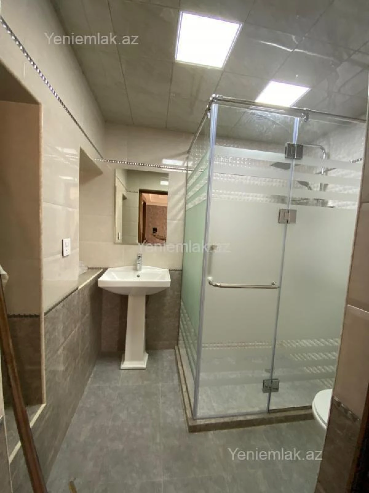 Satılır 5 otaqlı obyekt 500 m²