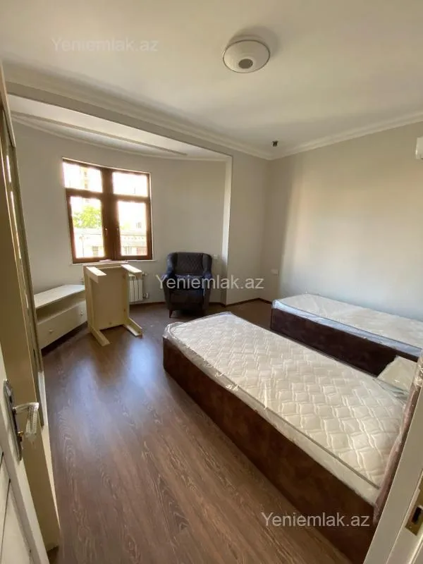 Satılır 5 otaqlı obyekt 500 m²