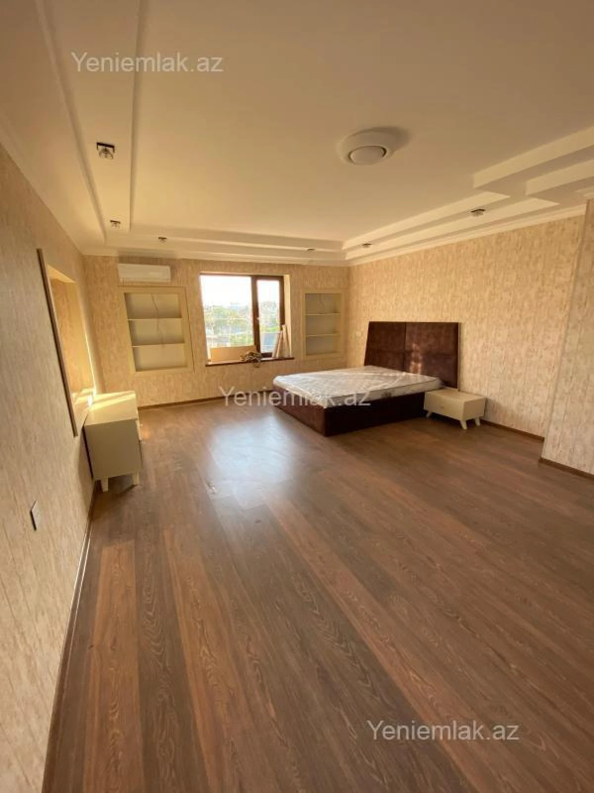 Satılır 5 otaqlı obyekt 500 m²