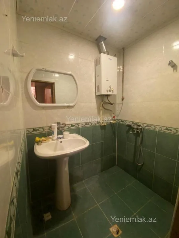 Satılır 2 otaqlı köhnə tikili 55 m²