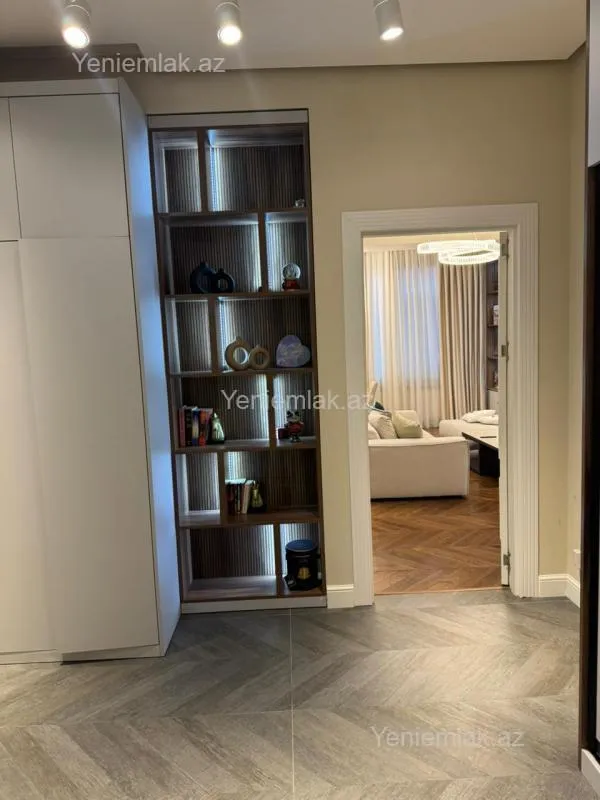Satılır 2 otaqlı yeni tikili 90 m²