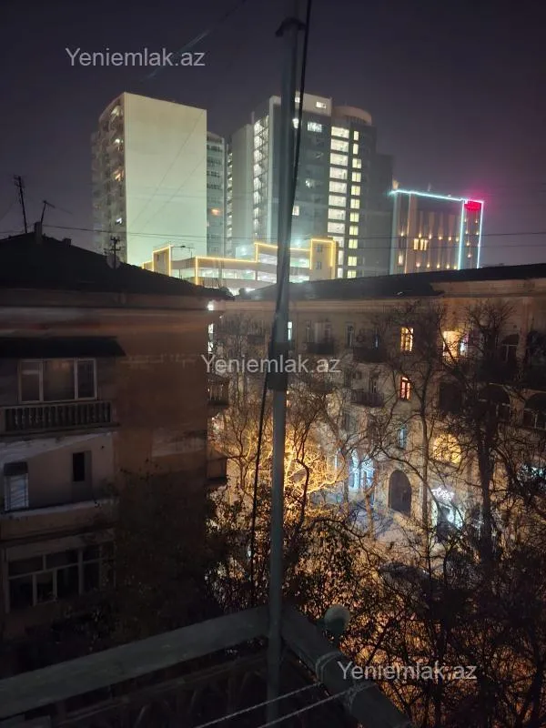 Satılır 3 otaqlı köhnə tikili 80 m²
