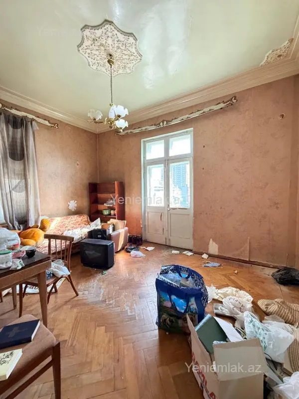 Satılır 3 otaqlı köhnə tikili 80 m²