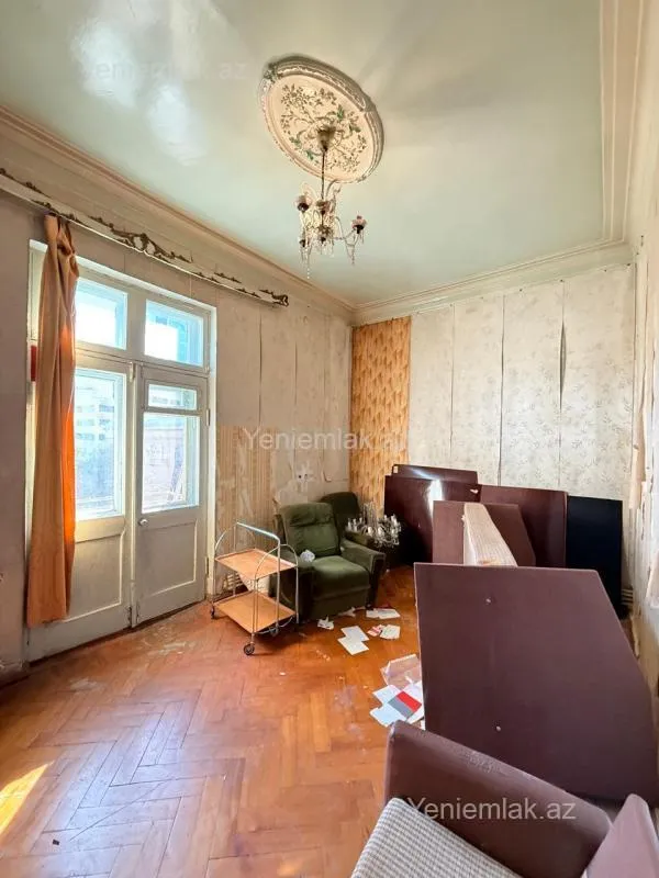 Satılır 3 otaqlı köhnə tikili 80 m²