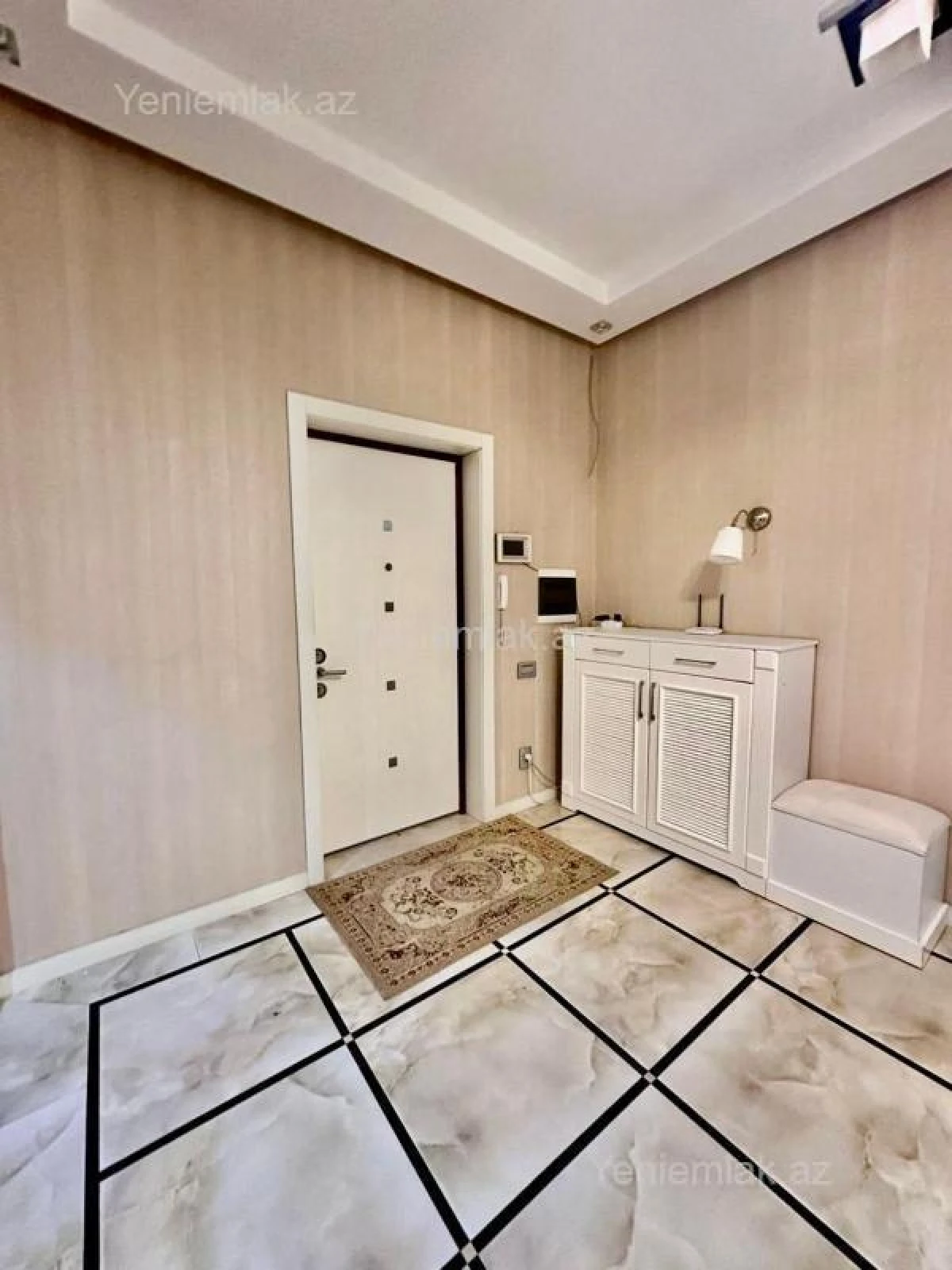 Satılır 4 otaqlı yeni tikili 185 m²