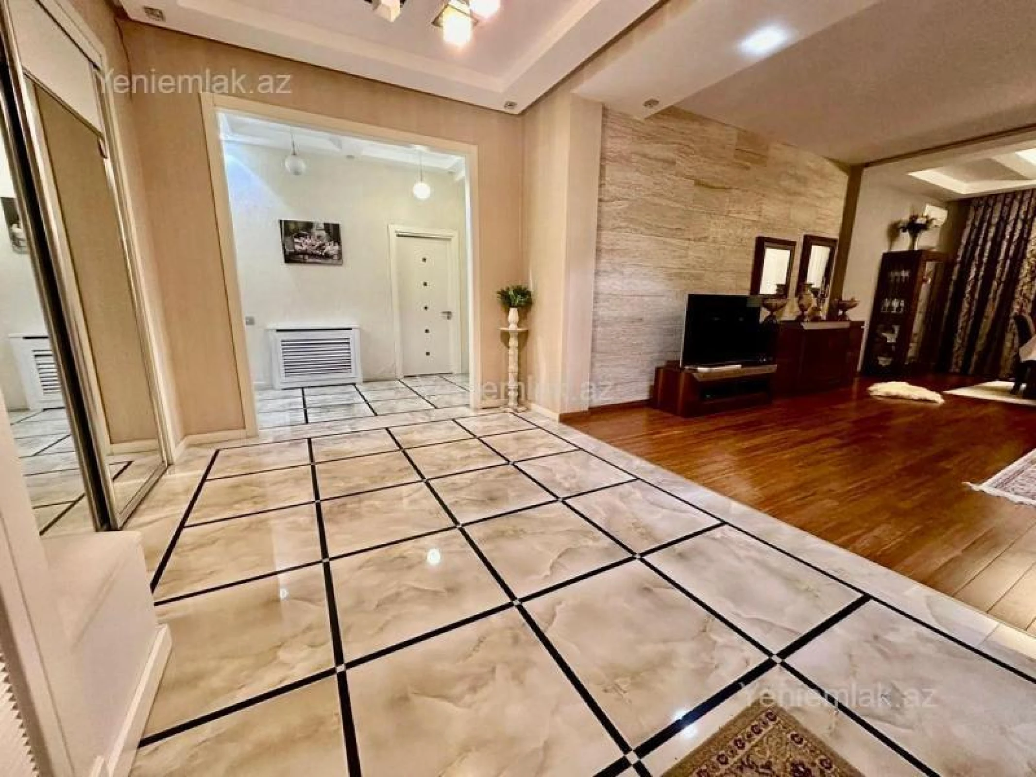 Satılır 4 otaqlı yeni tikili 185 m²