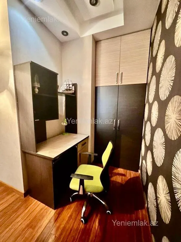 Satılır 4 otaqlı yeni tikili 185 m²