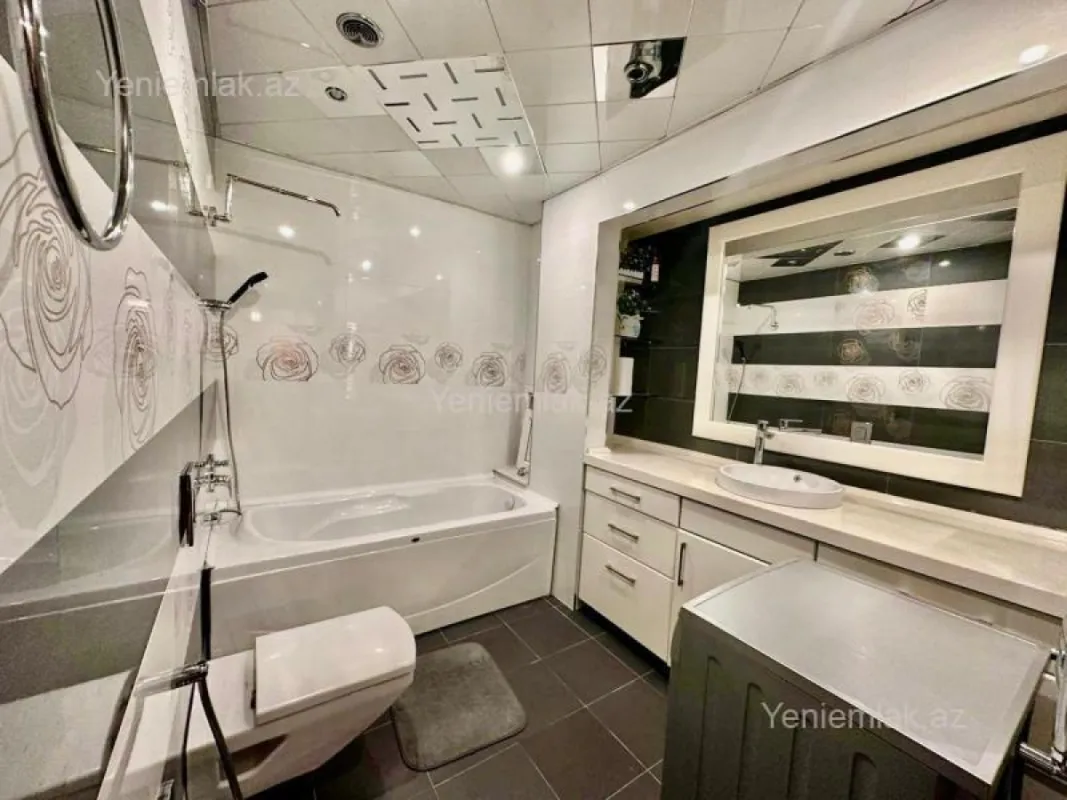 Satılır 4 otaqlı yeni tikili 185 m²