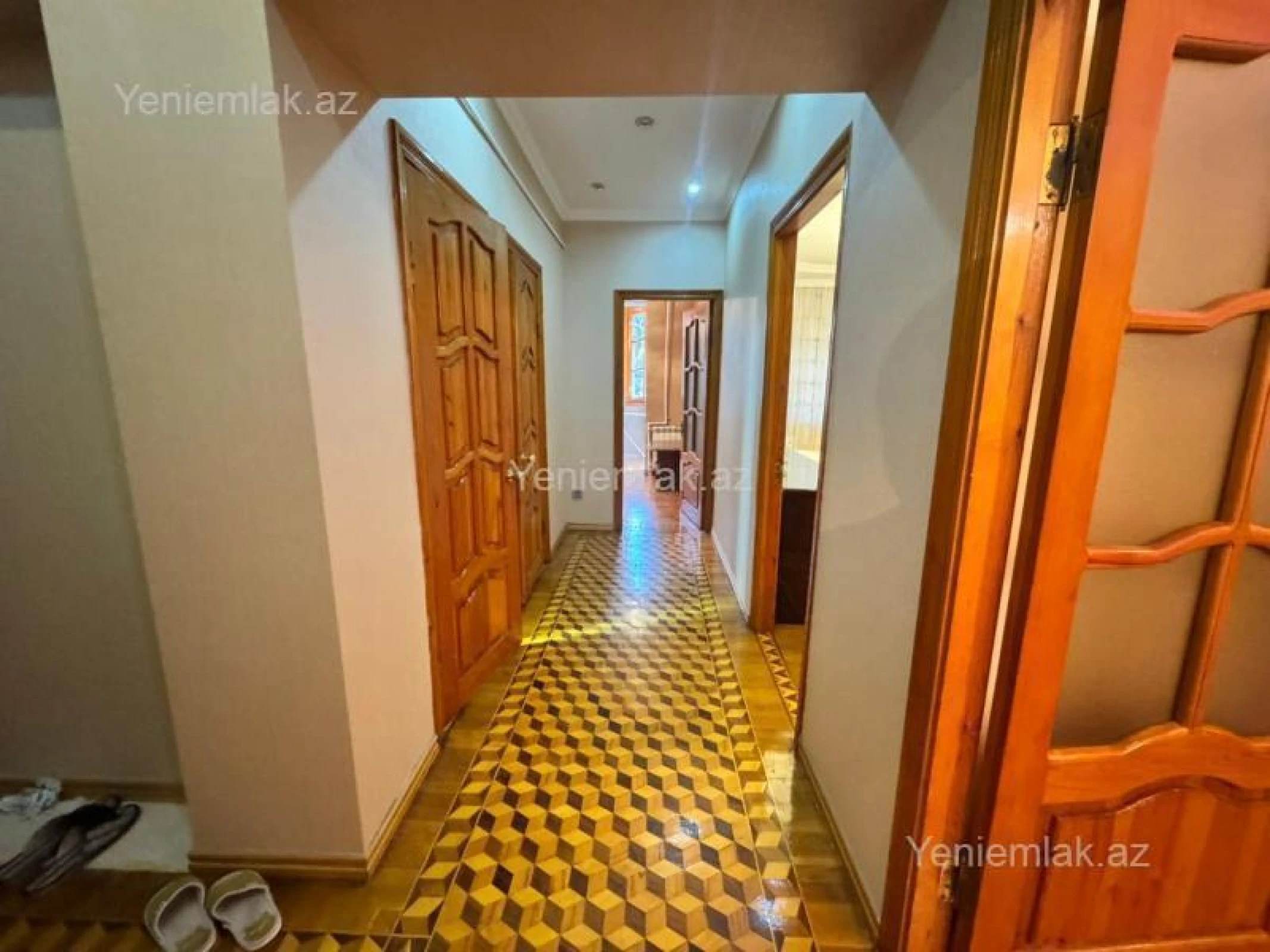 Satılır 3 otaqlı köhnə tikili 90 m²