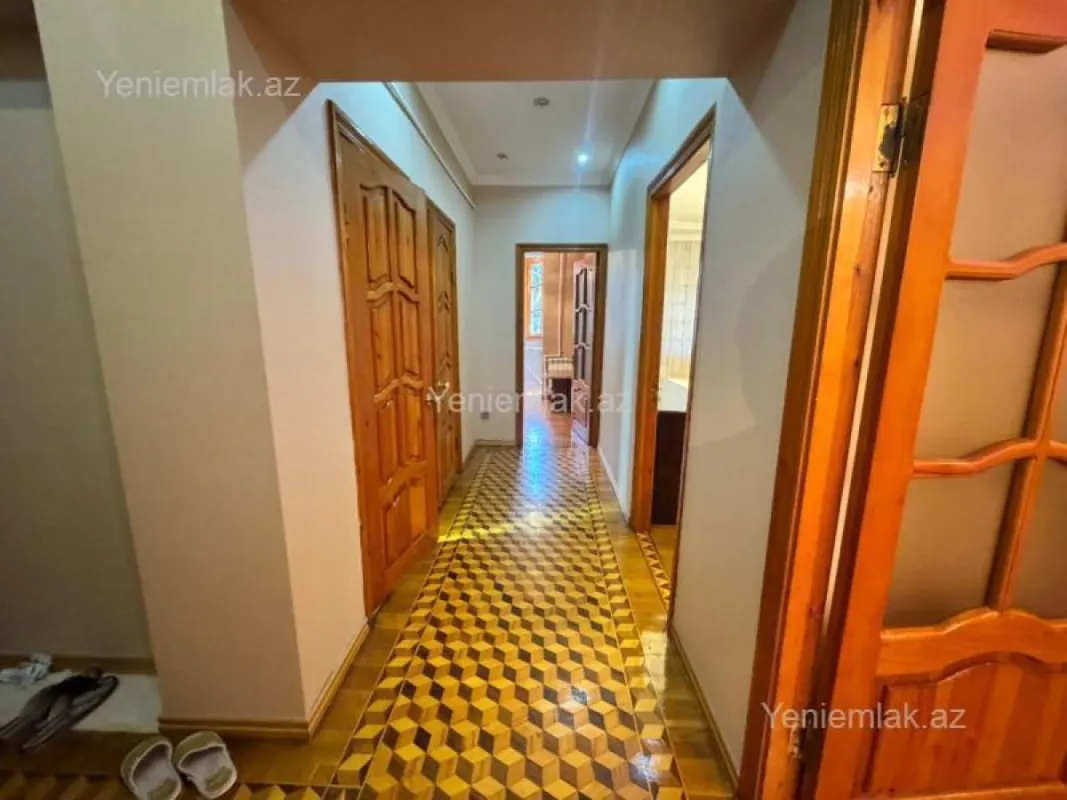 Satılır 3 otaqlı köhnə tikili 90 m²