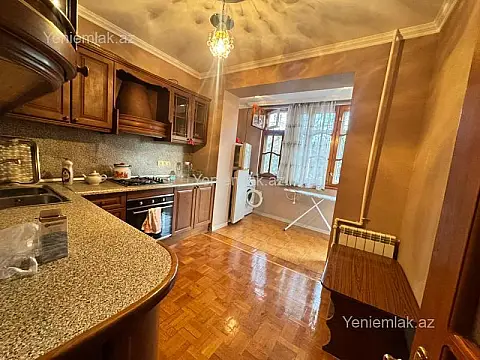 Satılır 3 otaqlı köhnə tikili 90 m²