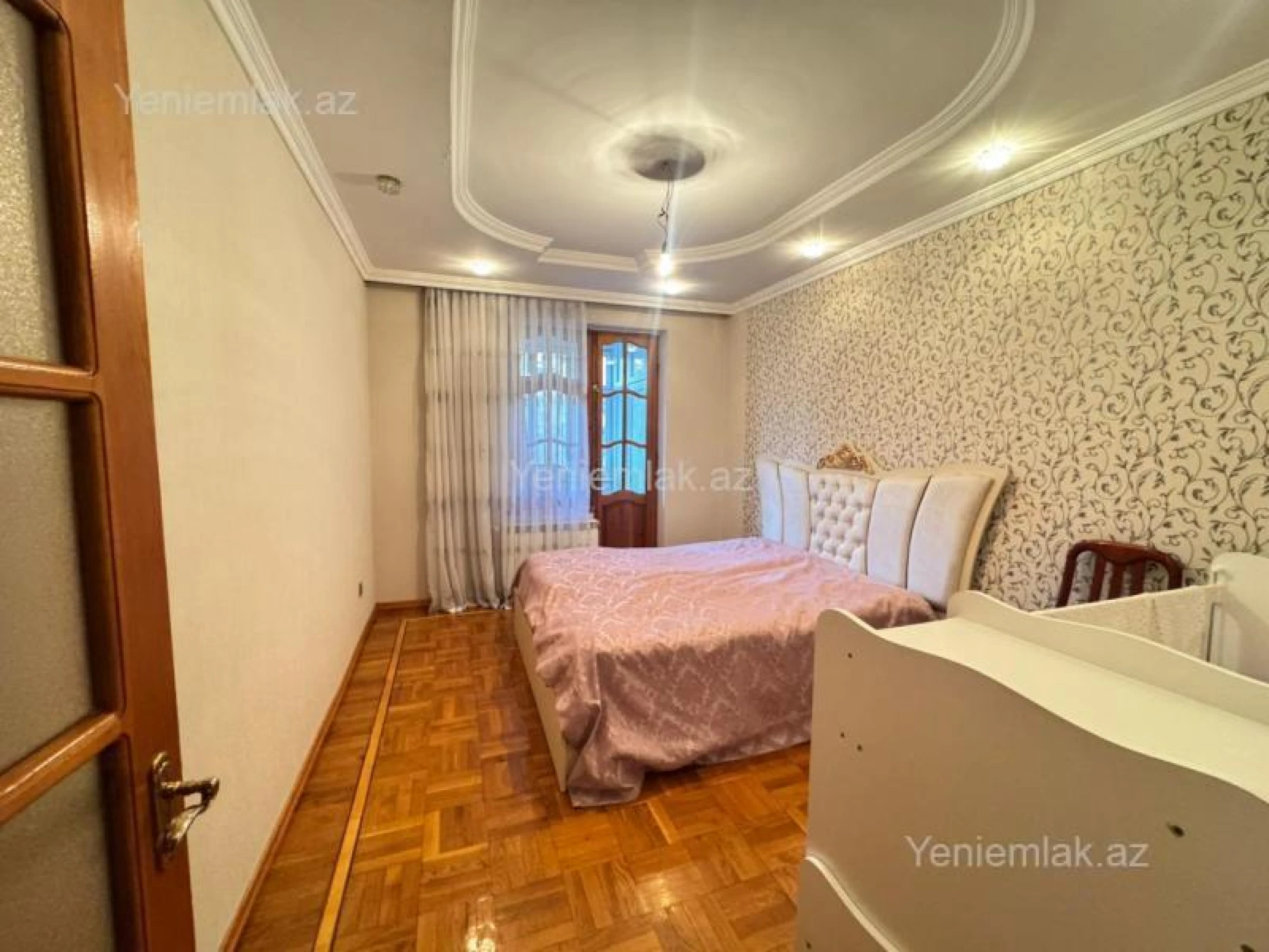 Satılır 3 otaqlı köhnə tikili 90 m²
