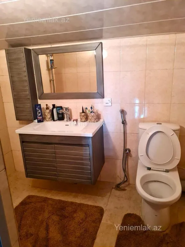Satılır 4 otaqlı yeni tikili 240 m²